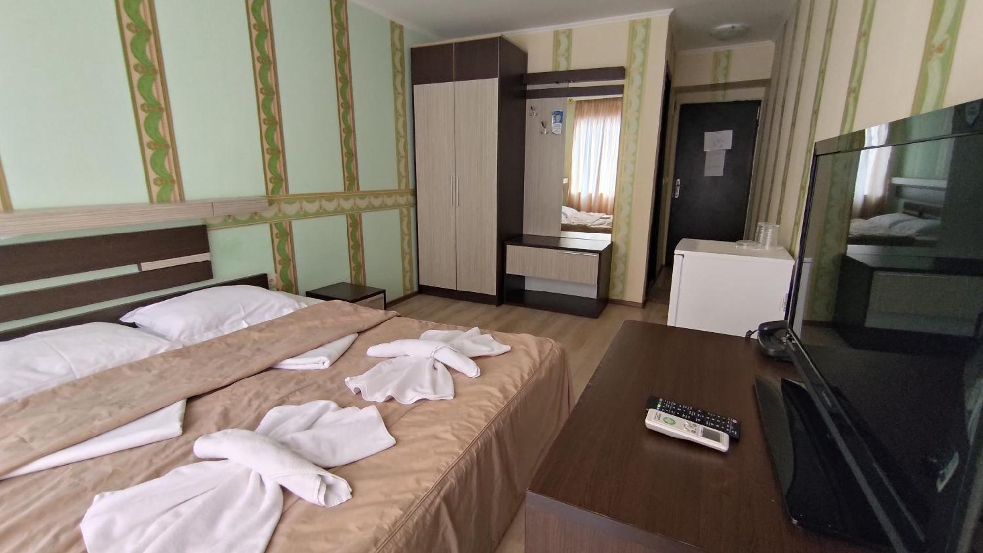 Lotos Hotel Балчик Экстерьер фото