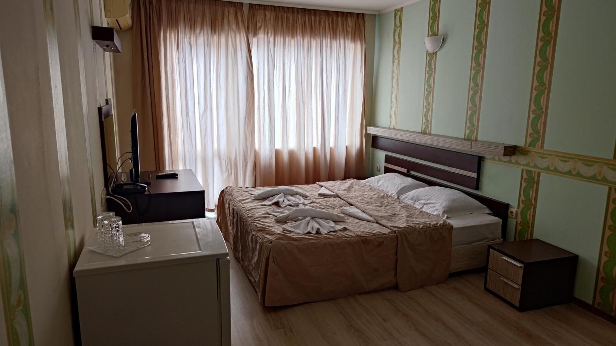 Lotos Hotel Балчик Экстерьер фото