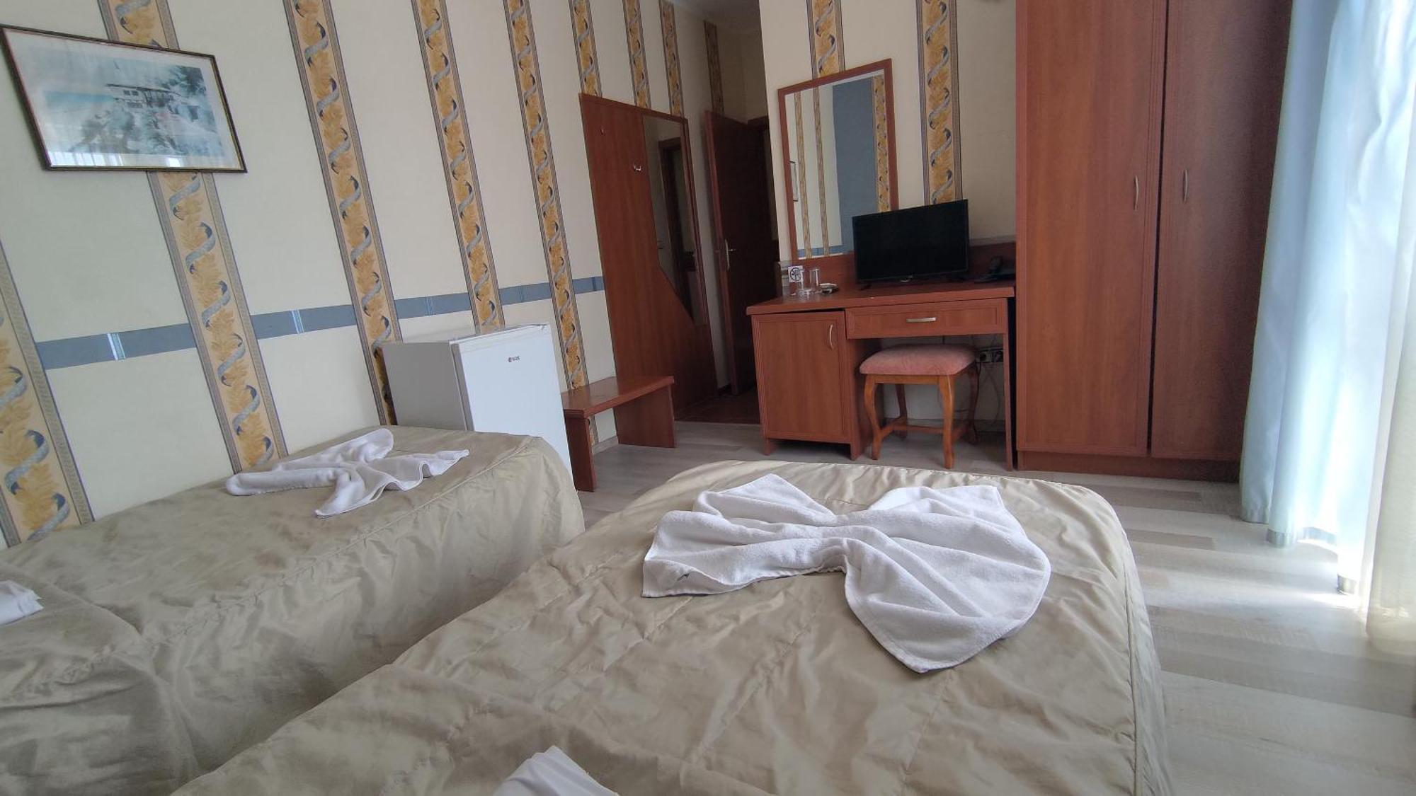 Lotos Hotel Балчик Экстерьер фото