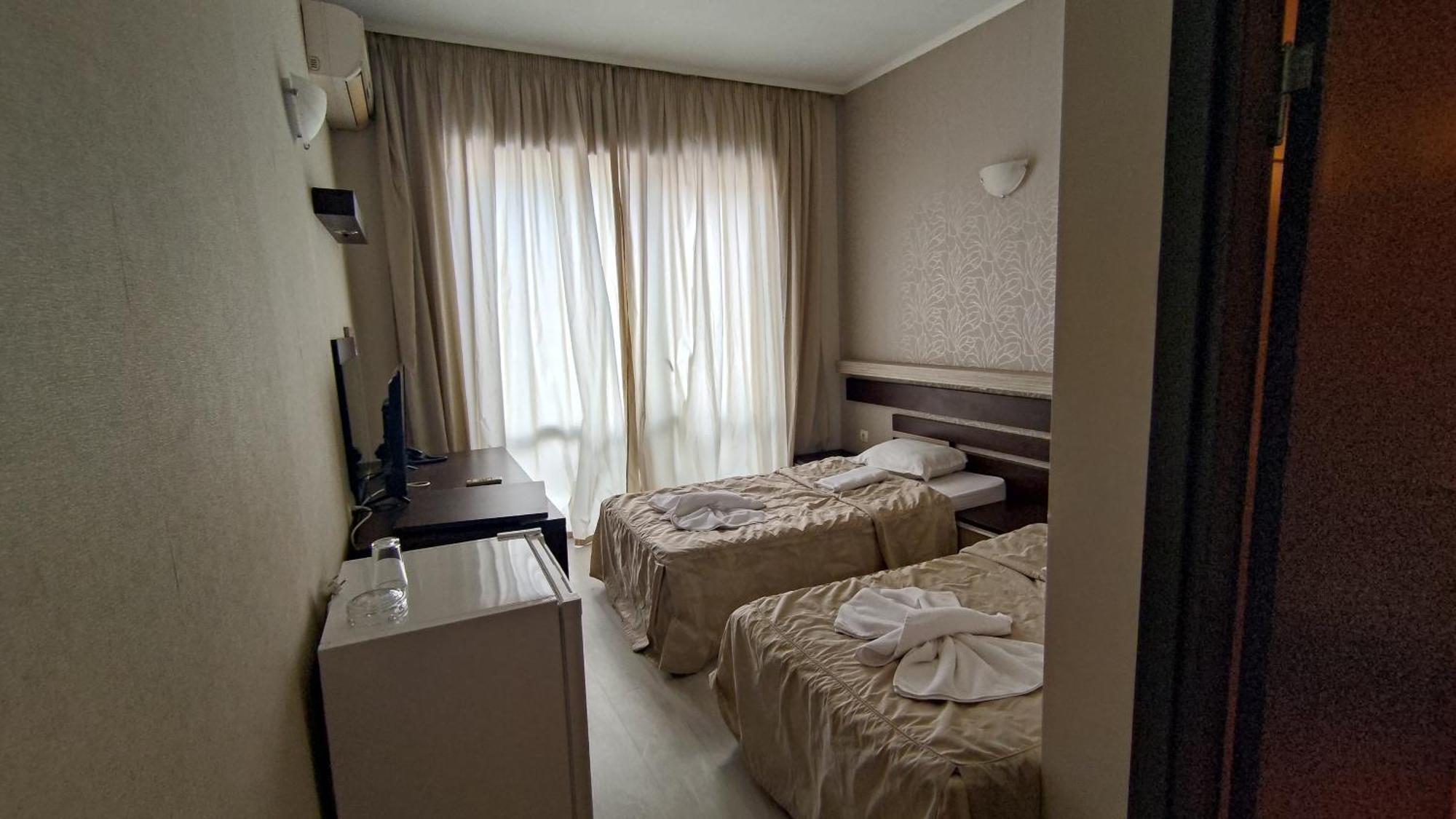 Lotos Hotel Балчик Экстерьер фото