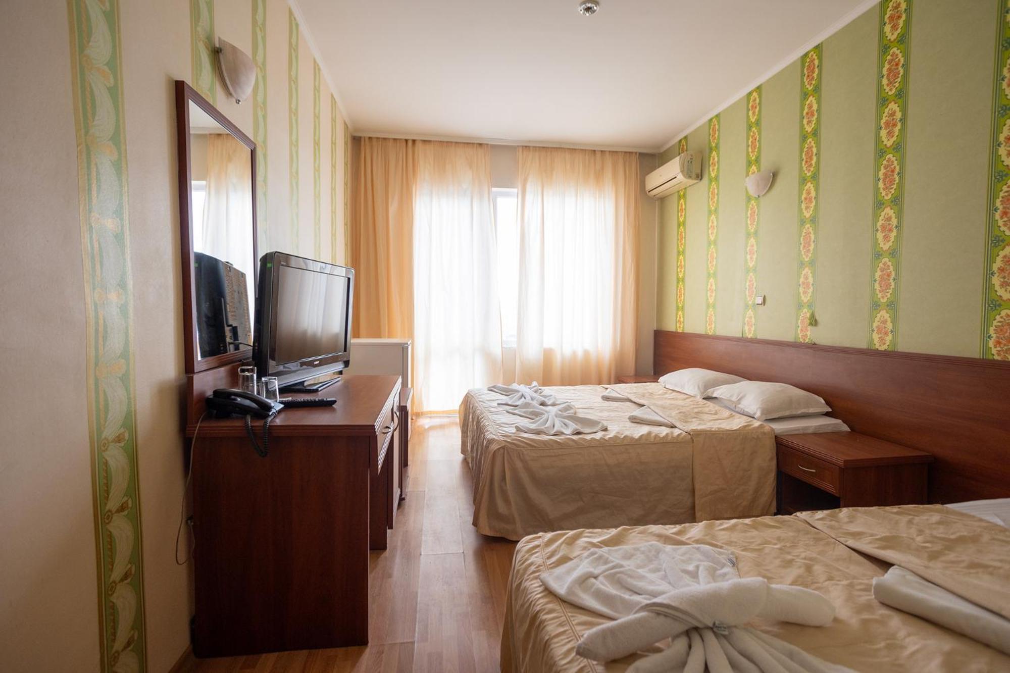 Lotos Hotel Балчик Экстерьер фото