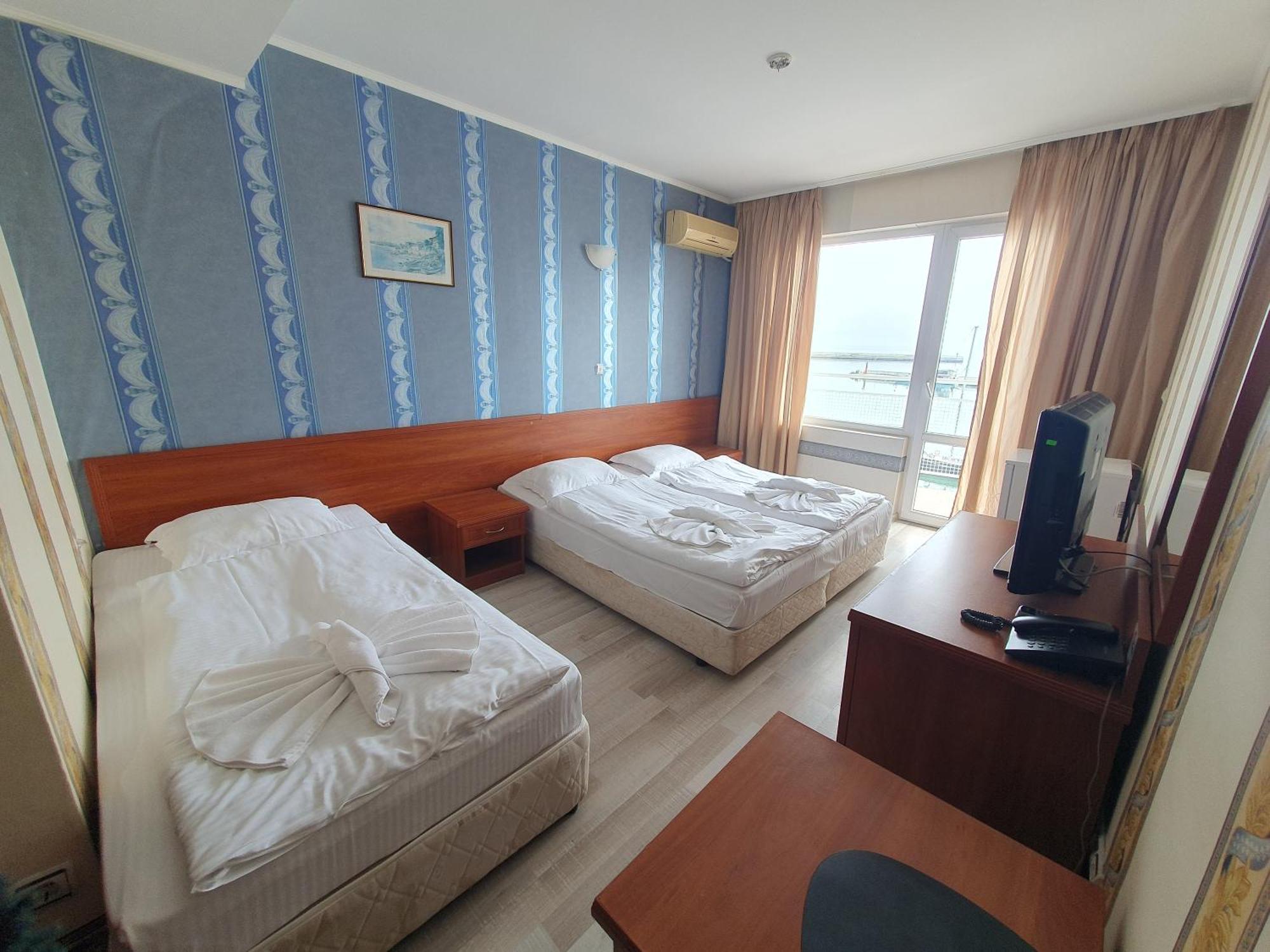 Lotos Hotel Балчик Экстерьер фото