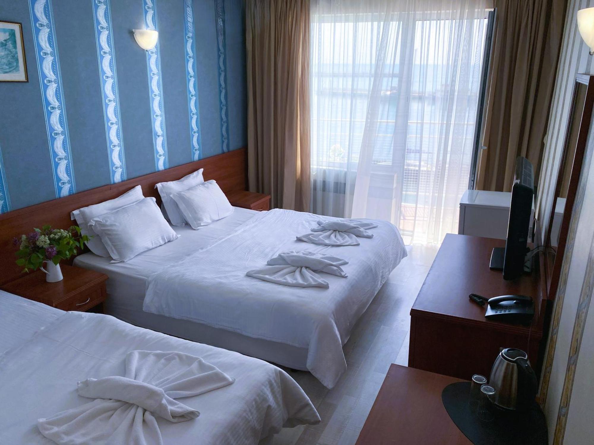 Lotos Hotel Балчик Экстерьер фото