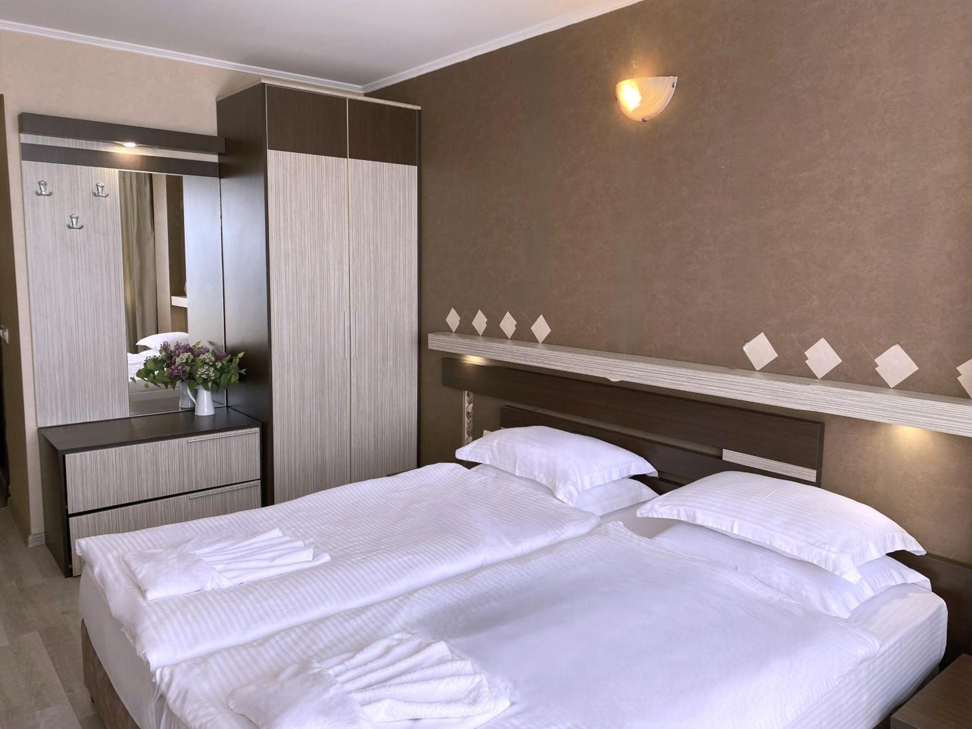 Lotos Hotel Балчик Экстерьер фото