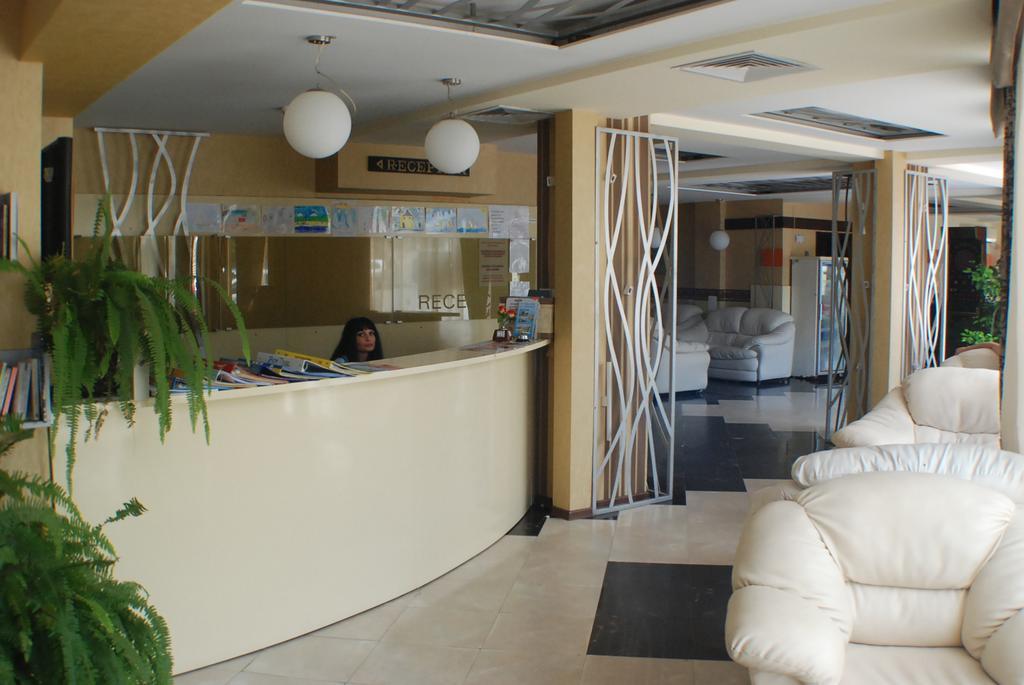 Lotos Hotel Балчик Экстерьер фото